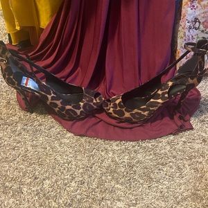 Brand New Never Worn Guess Size 10 Leopard Heels
